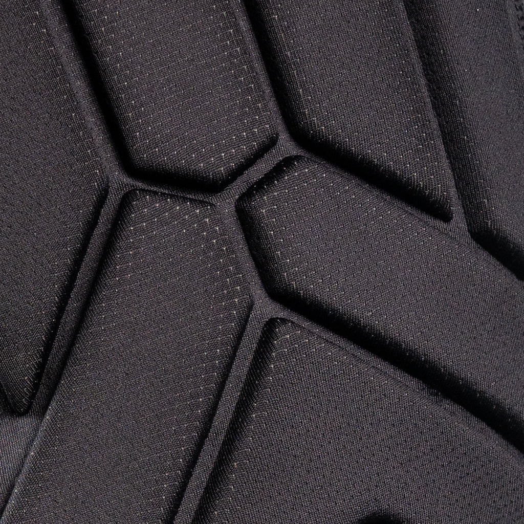 Junior power armour shortsien materiaali on 80% nylonia ja 20% spandexia.