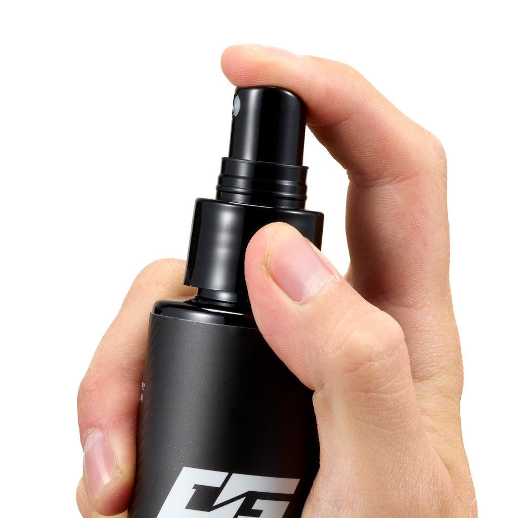 REBOOST GRIP SPRAY pullon suihke osa levittää sen tasaisesti maalivahdin hanskoille