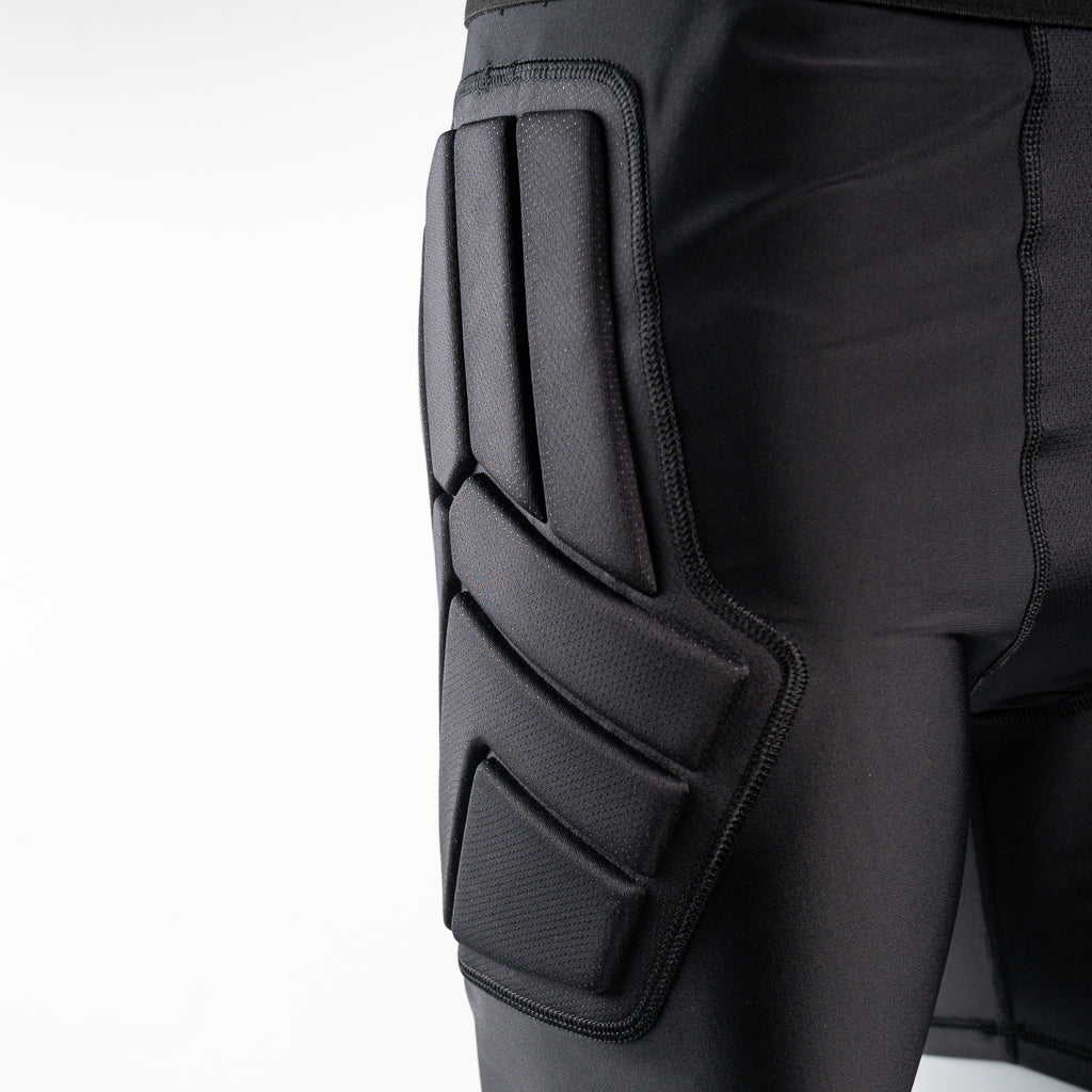 POWER ARMOUR TROUSERS polvi- ja lonkkasuojat lähikuvassa