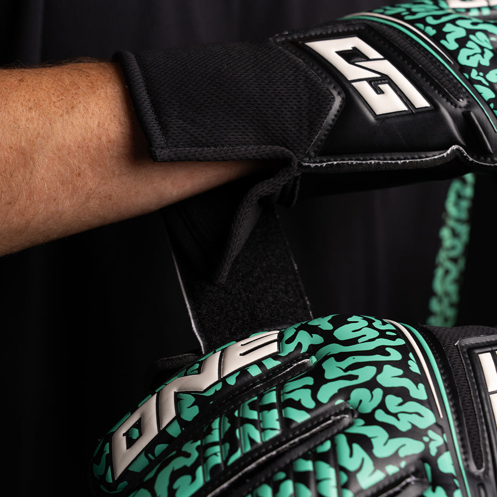 One Glove NXT Origin Mentality Monster musta vihreä maalivahdin hanskat
